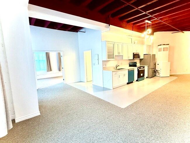 Photo - 312 W 5th St Unit 518