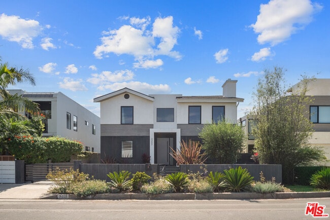 Photo - 3207 Thatcher Ave