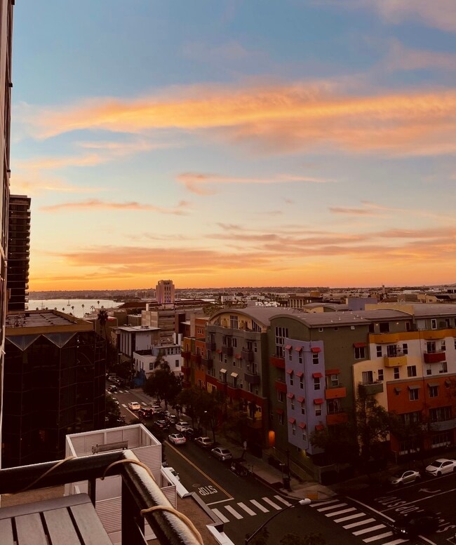 Photo - 425 W Beech St Unit 956