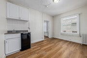1BR, 1BA - 370SF - Kitchen - Great Studio and One Bedroom Apartment Home for Rent Near Downtown LA!
