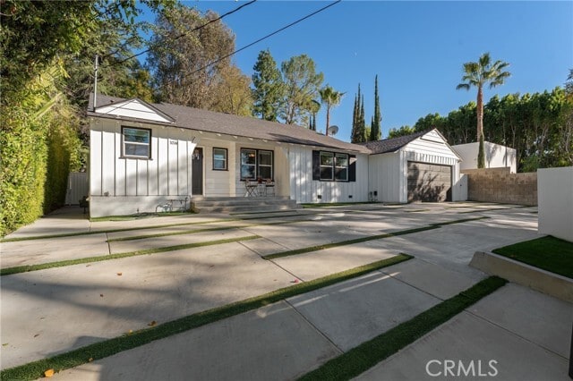 Photo - 5244 Vanalden Ave