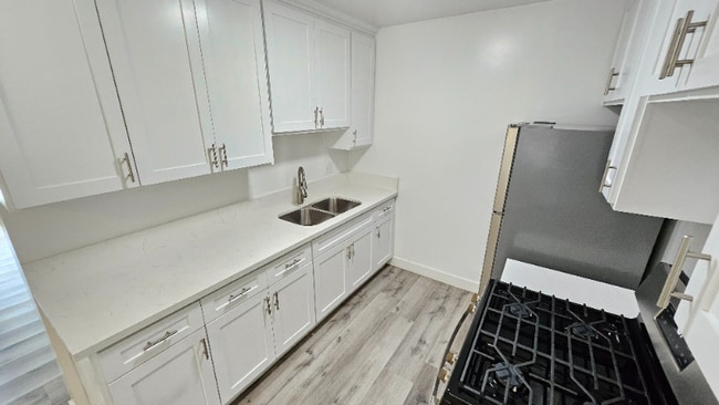 Photo - 815 N Benton Way Unit 1