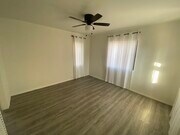 Photo - 515 E Buckthorn St House