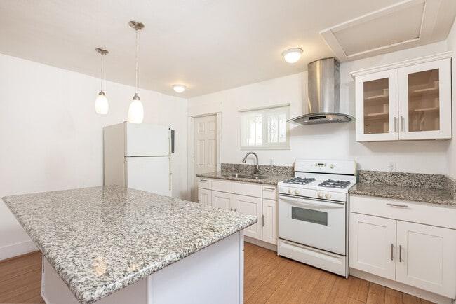 Photo - 1349 N Citrus Ave