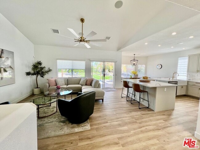 Photo - 78590 Villeta Dr