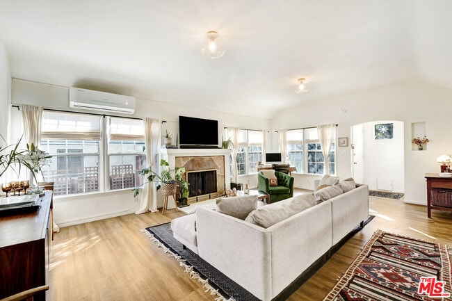 Photo - 4385 Scandia Way