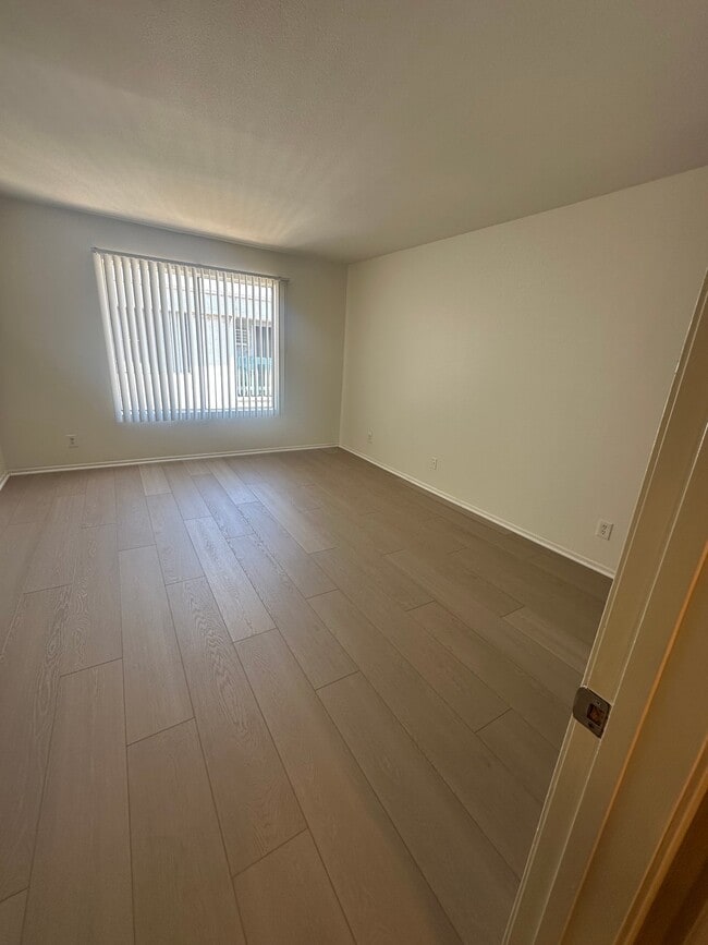 Photo - 3415 Linden Ave Unit 105