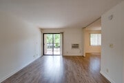 Studio, 1BA - 700SF - 300 East Tujunga