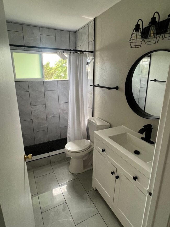 Photo - 6 BEDROOM 4 BATHROOM