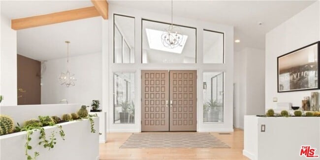 Photo - 6508 Via Baron