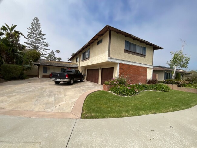 Building Photo - 16581 Le Grande Ln Unit C