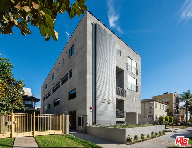 Photo - 118 Orlando Ave Unit 101