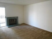 Photo - 3 BEDROOMS CONDO WITH BEAUTIFUL LAKE VIEWS. Unit 201