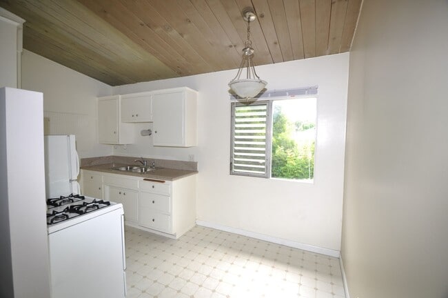 Photo - 121 W Arrellaga St Unit 006