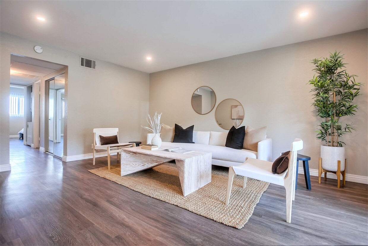 Floor Plan - 2 Bed 2 Bath - Downstairs