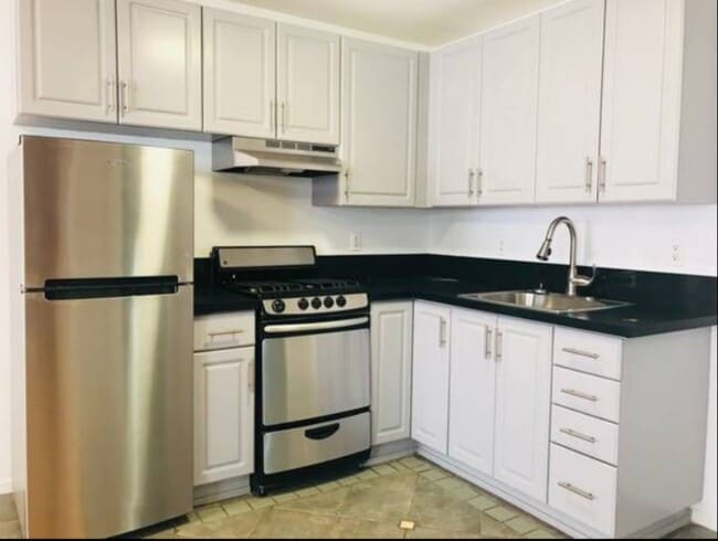 Photo - 403 S Alvarado St