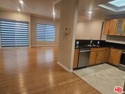 Photo - 1128 S Serrano Ave Unit 102