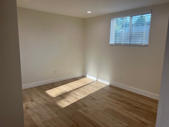 Bedroom - 17527 Tribune St
