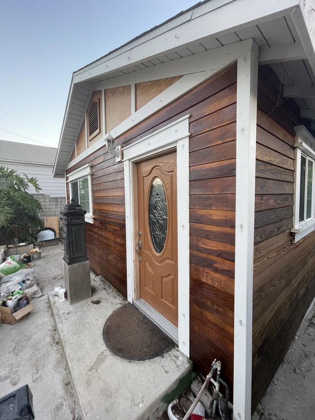 Photo - 1237 W 2nd St House