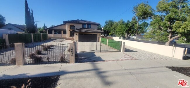 Building Photo - 20456 Strathern St Rental
