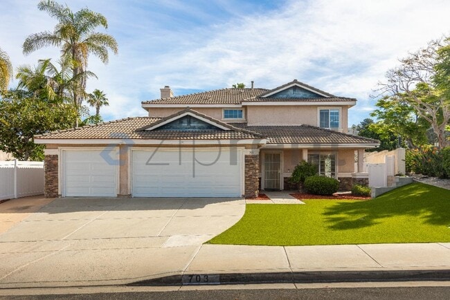 Building Photo - 703 Diamond Dr