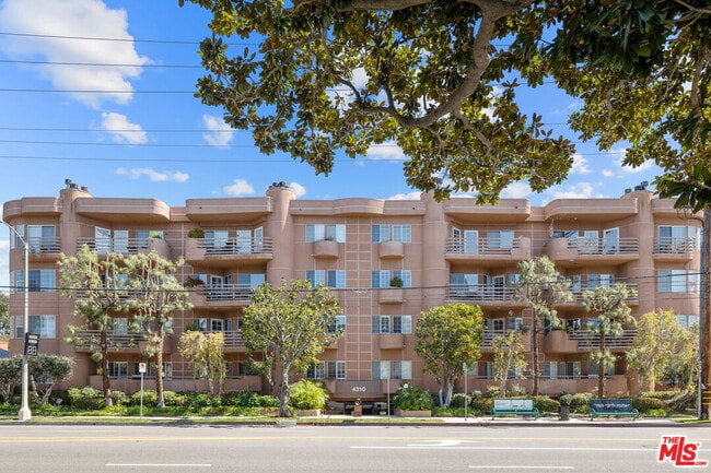 Photo - 4310 Cahuenga Blvd Condo Unit 203