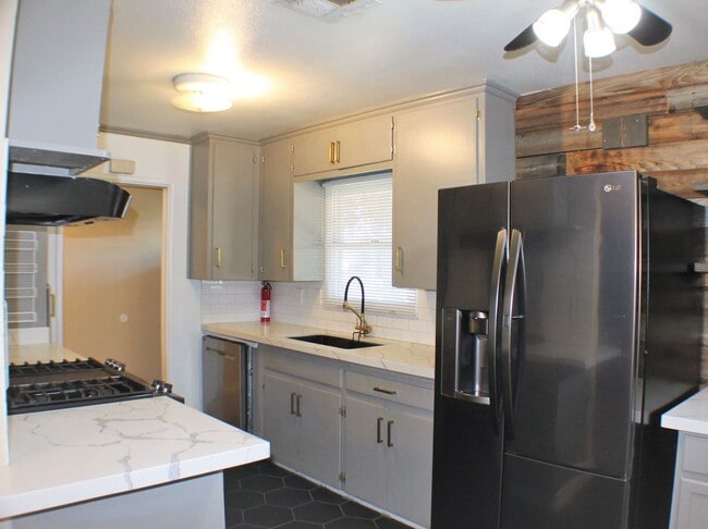 Photo - Charming Riverside Home on Hillside Avenue!