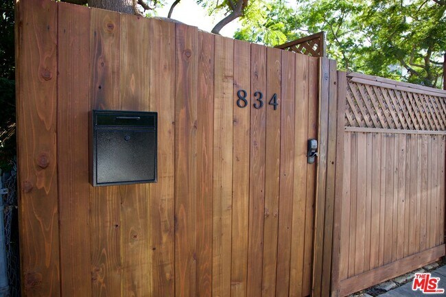 Photo - 834 Indiana Ave