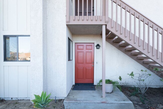Building Photo - 3350 Santa Maria Way