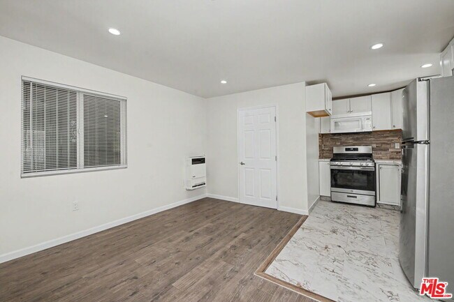 Photo - 2153 Glendon Ave