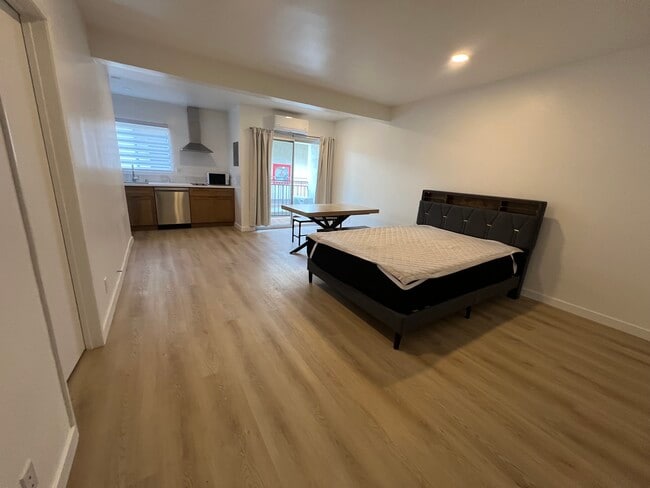 Photo - Gramercy Place Apartments