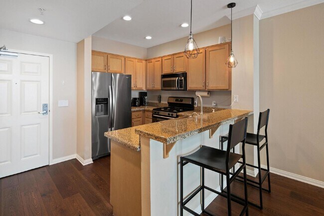 Photo - Beautiful Furnished Top Floor Unit Unit #7051