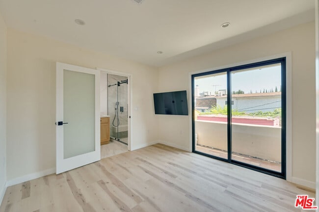 Photo - 843 Westbourne Dr Unit B