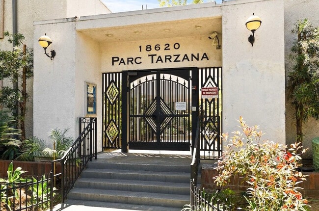 Photo - 18620 Hatteras St Unit 223