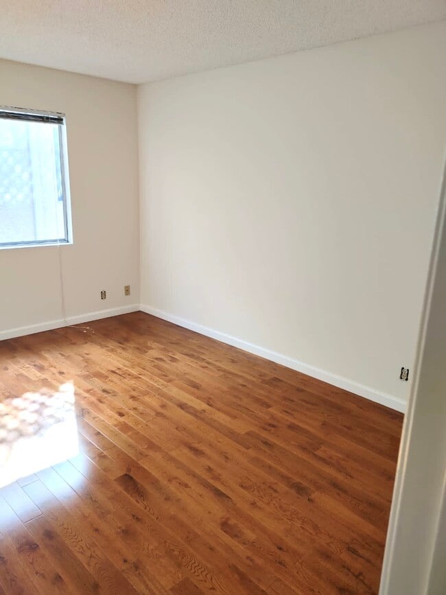 Photo - 11825 Courtleigh Dr