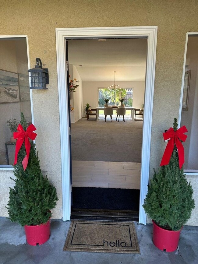 Photo - 475 Heritage Ln