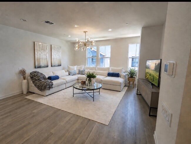 Photo - 2586 Delphinium Ln