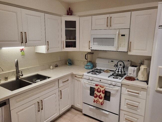 Photo - 5420 Sylmar Ave Unit 113