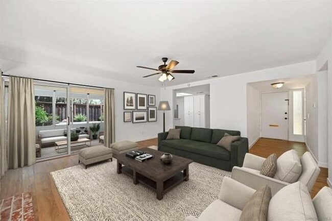 Photo - 1904 Louis Dr