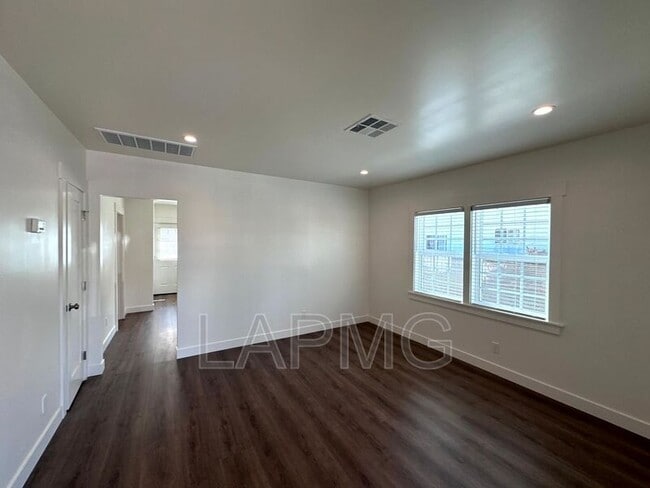 Photo - 1460 Ricardo St