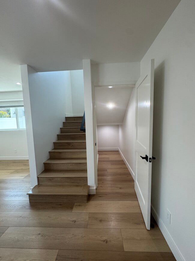 Photo - 5436 1/2 Kester Ave