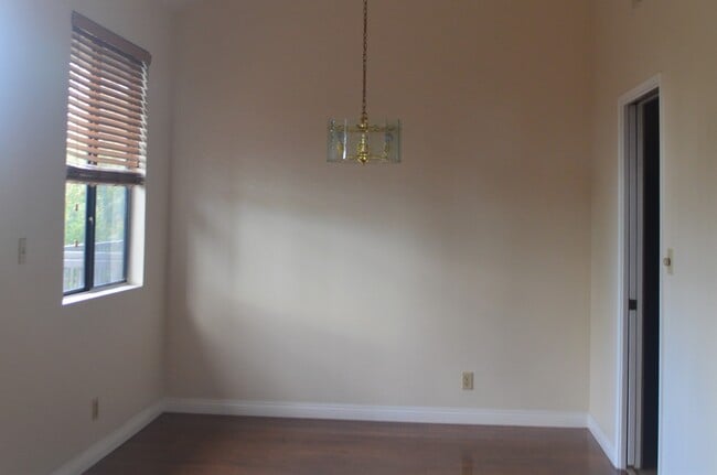 Dining Room - 330 Cordova St