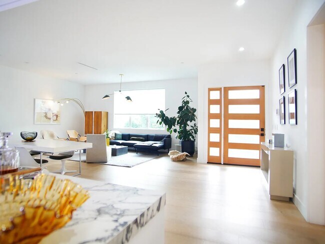 Photo - 3744 Somerset Dr