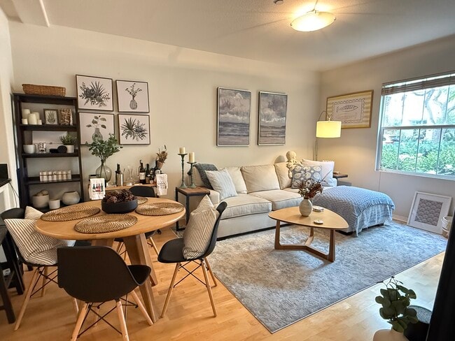 Photo - 13080 Pacific Promenade Unit Beautiful 1 Bed + Den in Playa Vista