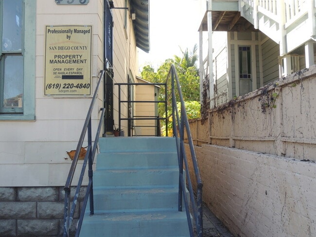 Building Photo - 532 21st St Unit 5