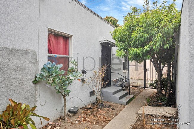 Photo - 3416 1/2 Bronson Ave