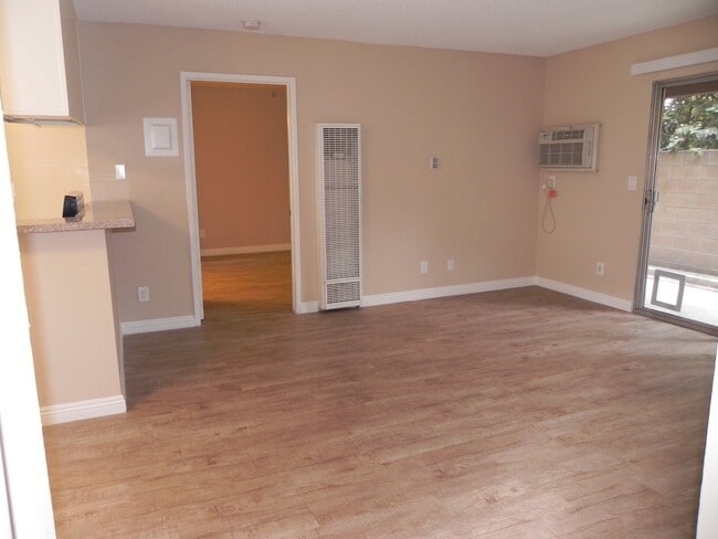 Photo - 8602 Chapman Ave