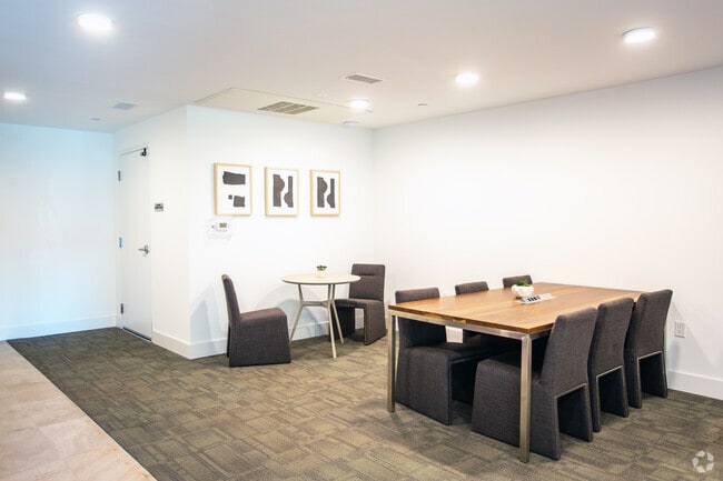 Business Center - Picasso Brentwood