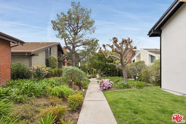 Photo - 1329 Avenida de Cortez