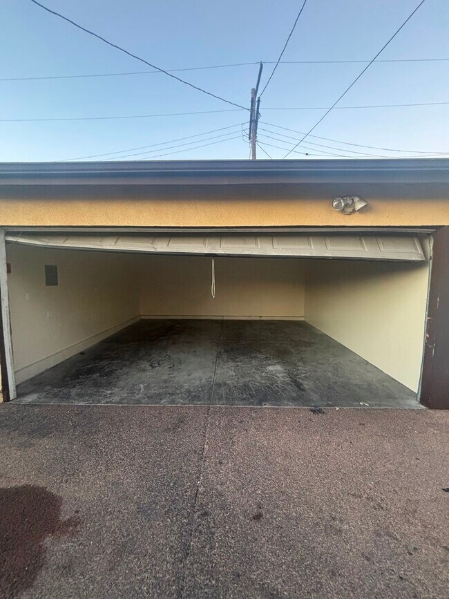 Photo - 435 W 90th St